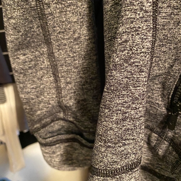 Lululemon - Picture 3 of 7